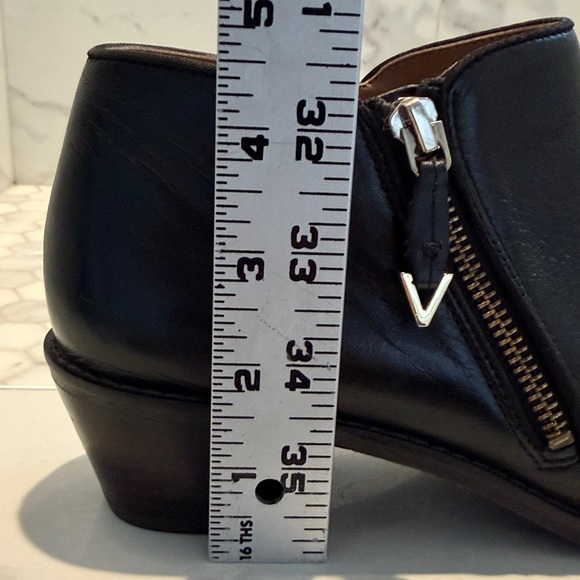 Vionic Jolene Black Leather Stacked Heel Ankle Bootie Boots Women’s Size 7.5